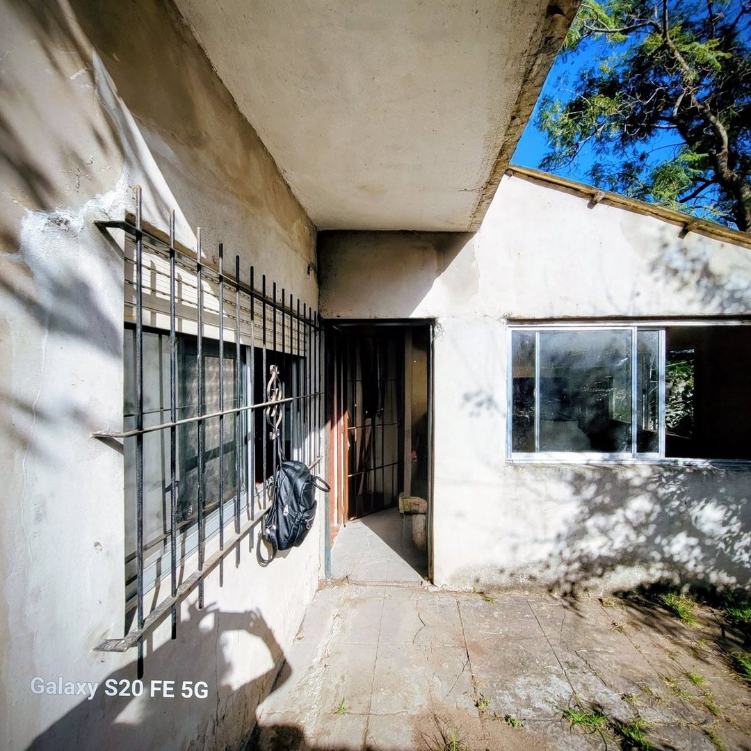 CASA 2 DORM.SOBRE LOTE 360MTS EN TORTUGUITAS