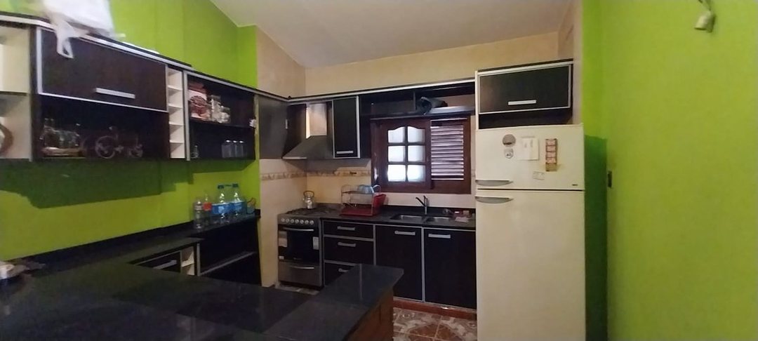 CASA  5 AMBIENTES VENTA  LOMAS DE ZAMORA MAS DEPTO