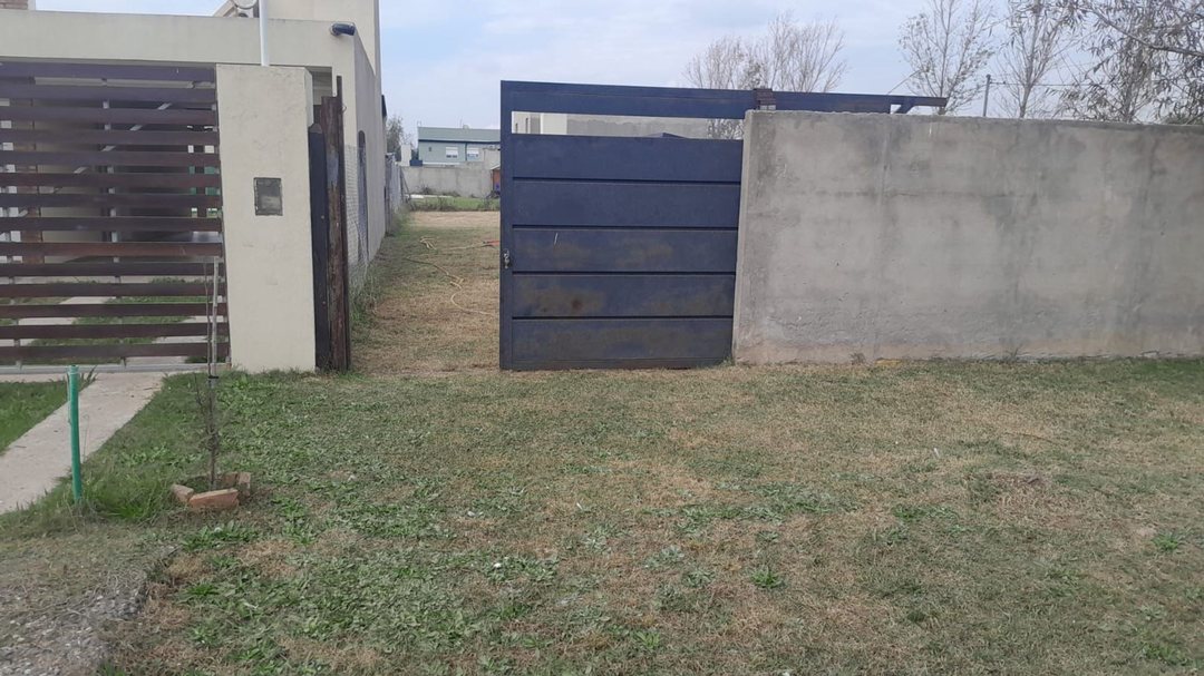 TERRENO CON PILETA Y PORTON - TDS3