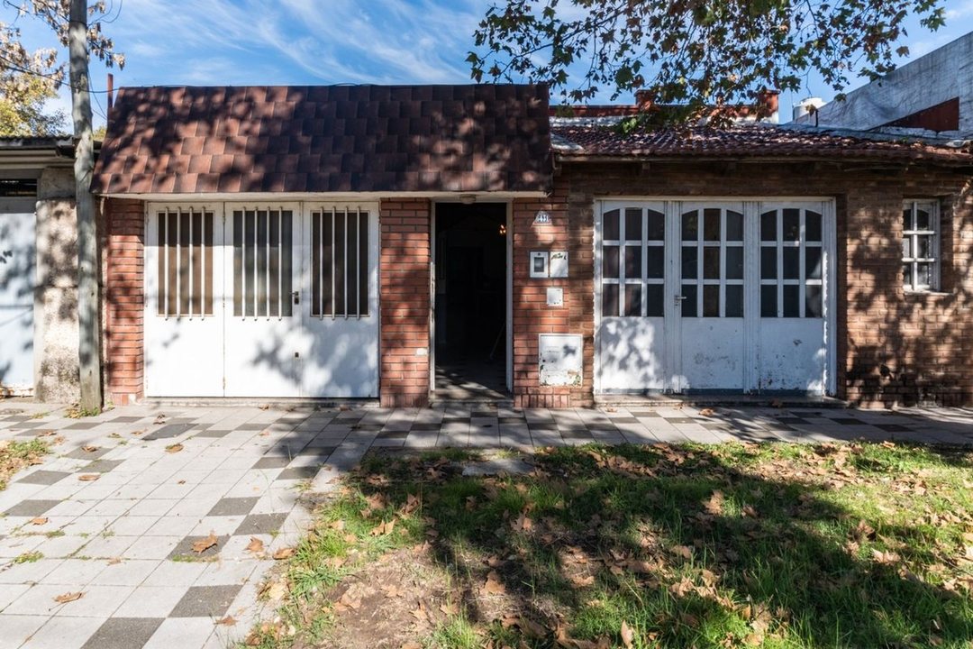 VENTA CASA BELGRANO TRES DORMITORIOS