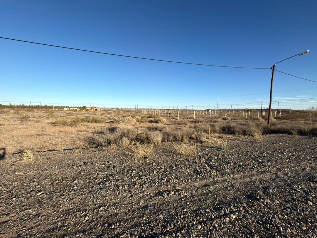 VENTA DE TERRENO CON FRENTE DE RUTA, ARROYITO