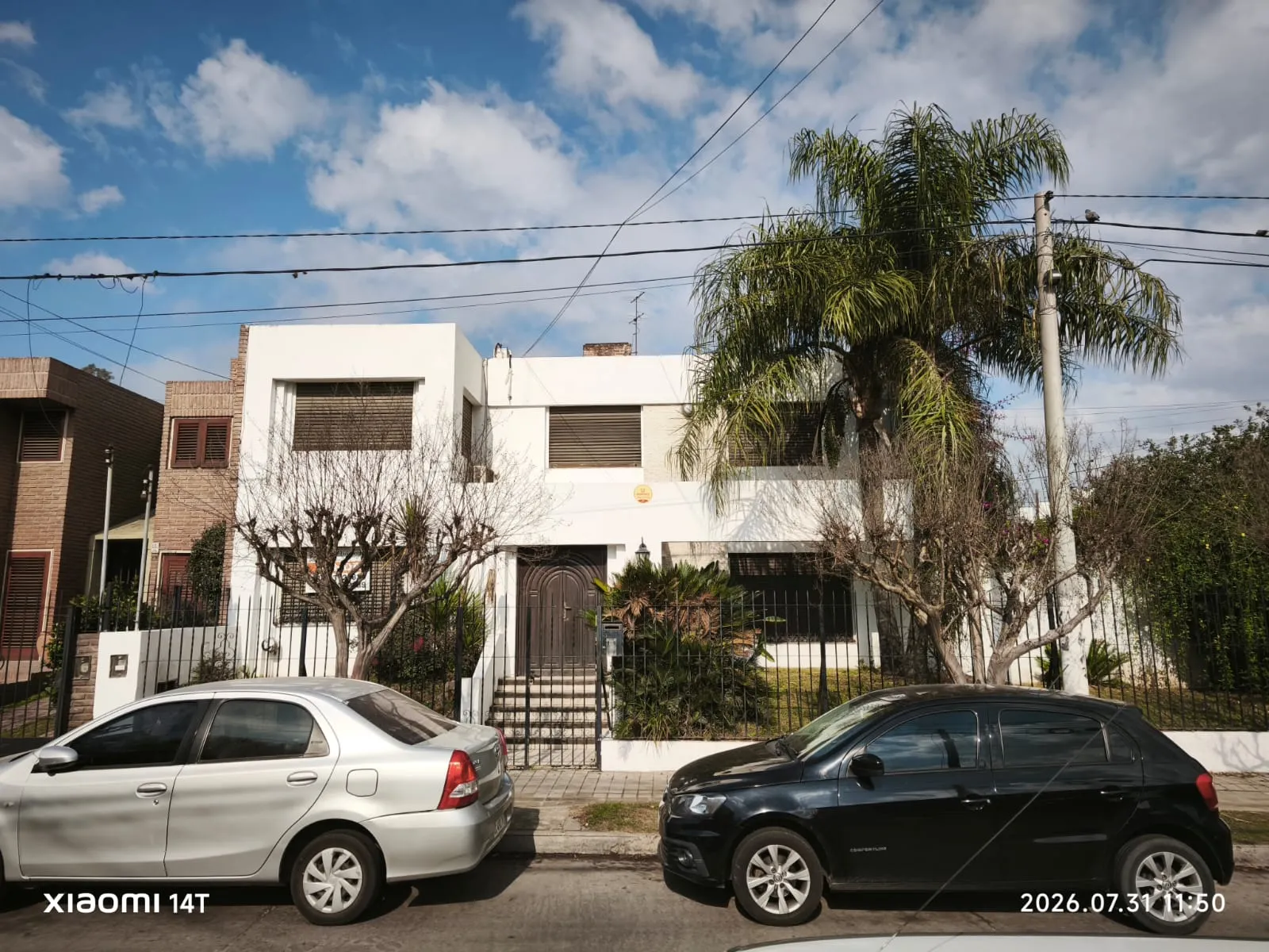 EXCELENTE PROPIEDAD EN VENTA FRENTE A UNC. IDEAL PARA INSTITUCIONES, CLINICAS, RESIDENCIAS, ETC