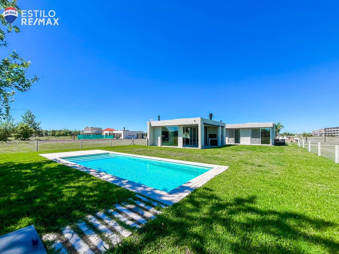 CASA EN HARAS DEL SUR III BARRIO PALMERAS C/PILETA