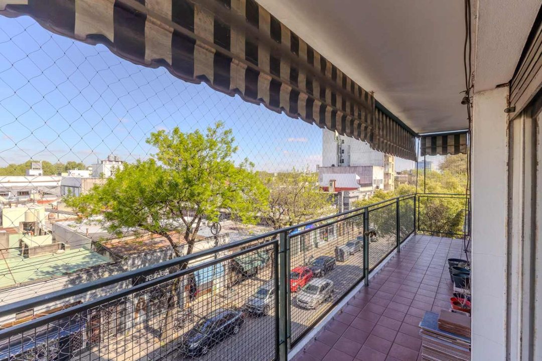 DEPTO 4 AMB EN VENTA EN VILLA PUEYRREDON COCHERA