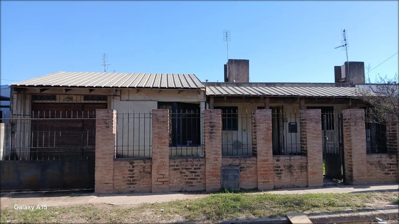 casa a la venta en arguello barrio los quimicos