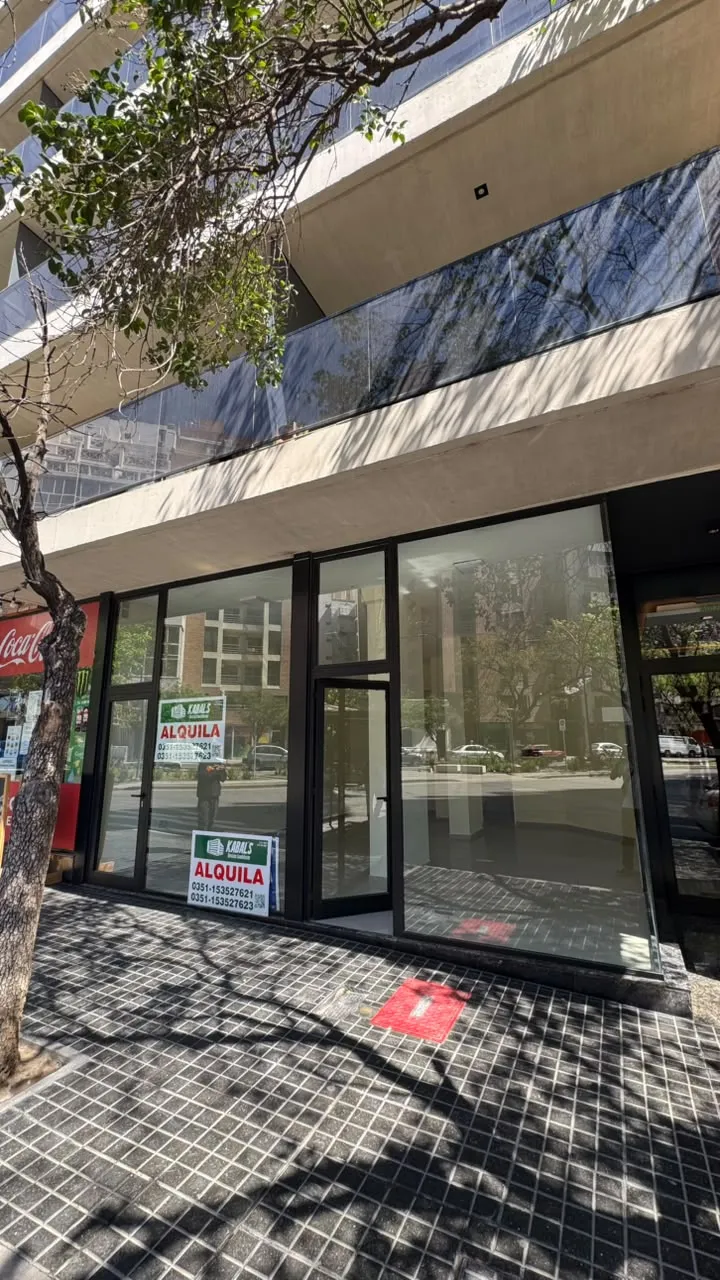 LOCAL APTO GASTRONÓMICO  A ESTRENAR DE GRAN VIDRIERA EN NUEVA CÓRDOBA - AMBROSIO OLMOS ESQ. OBISPO TREJO