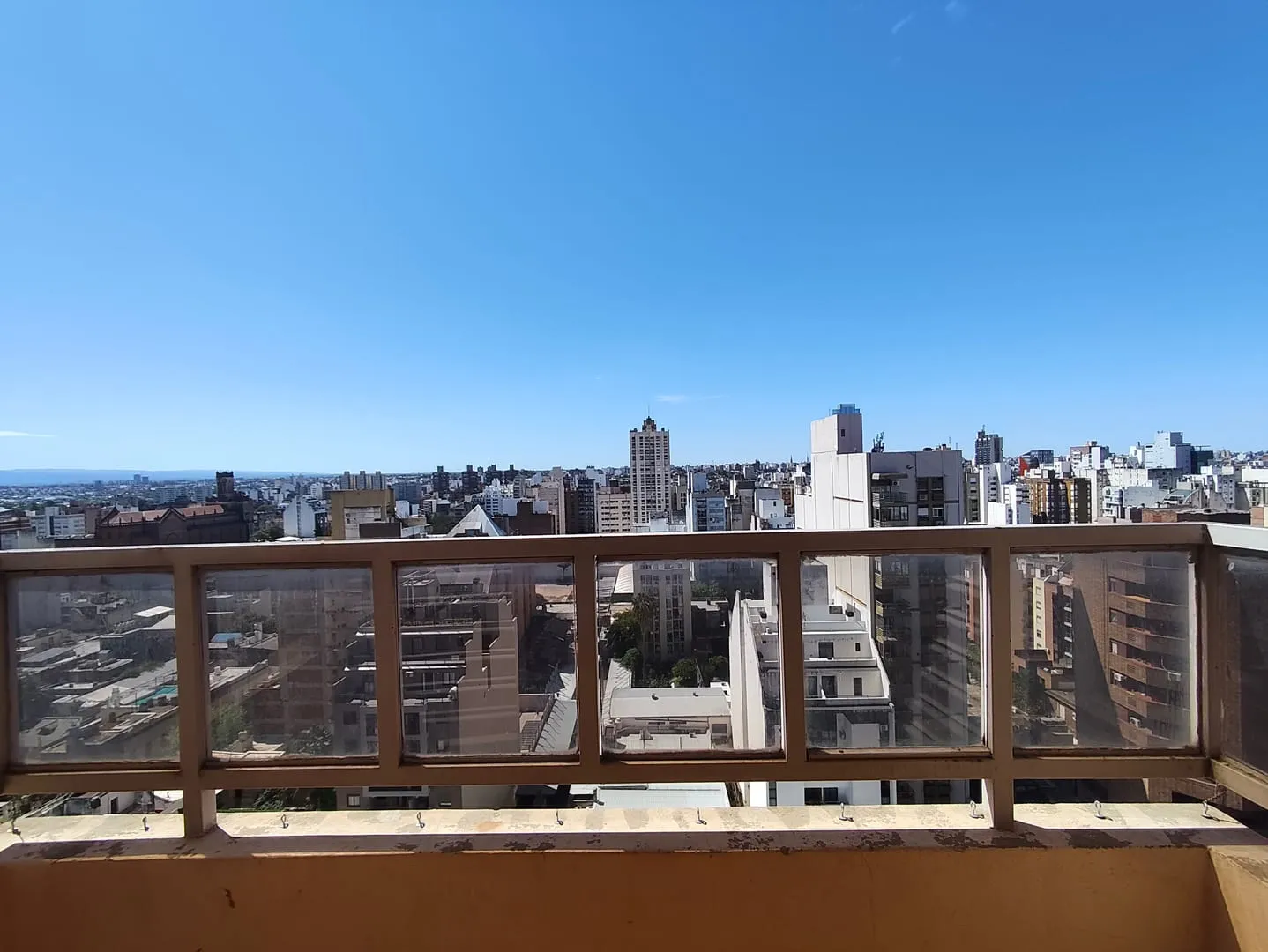 PISO 15° CON VISTA ABIERTA – 1 DORMITORIO CON BALCÓN AL FRENTE Y ORIENTACIÓN NOR...