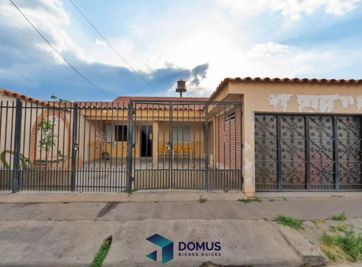 Casa · 180m² · 3 Dormitorios · 2 Cocheras