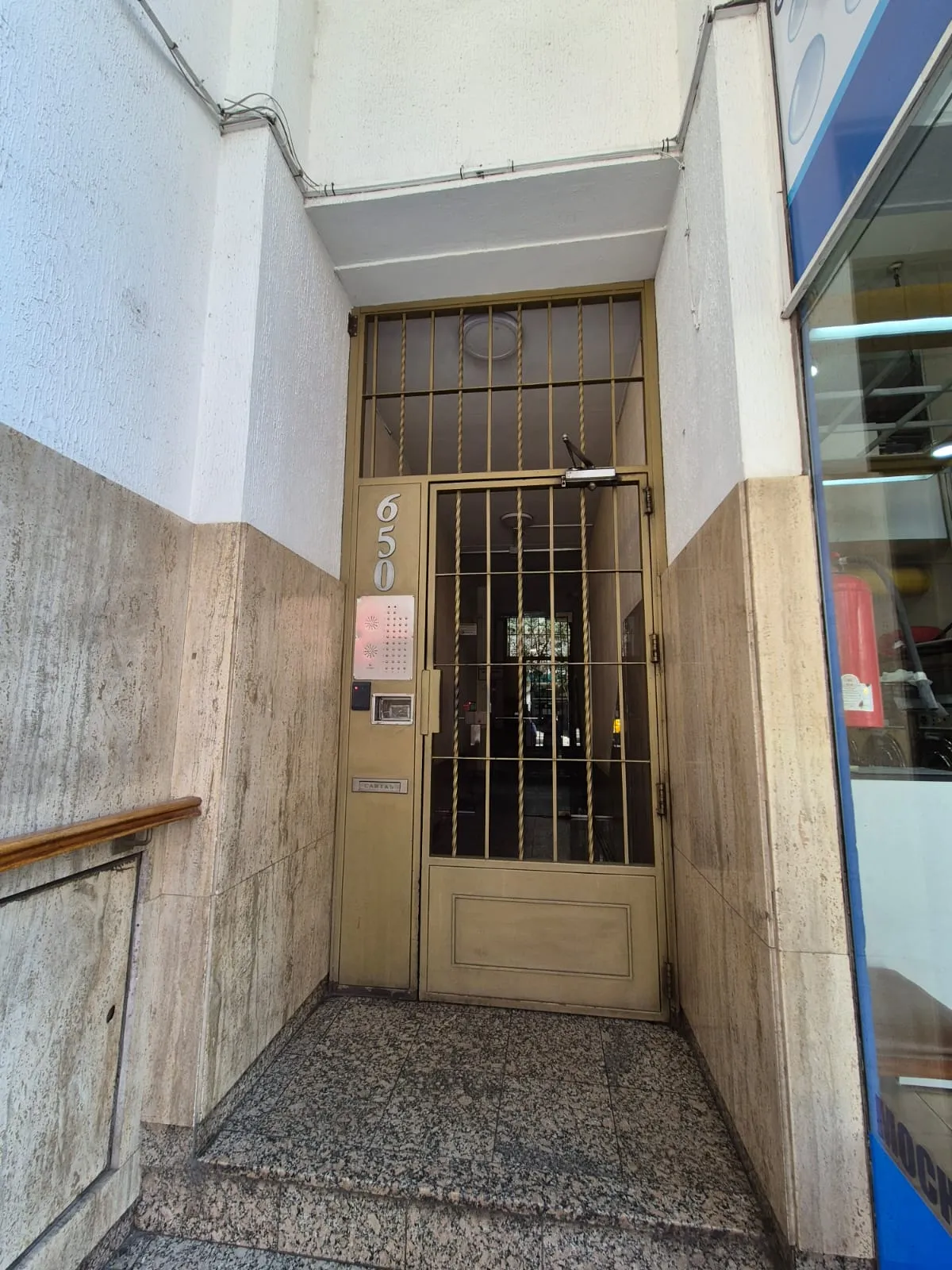 Departamento de 1 Dormitorio en Alquiler Sobre Av Colon