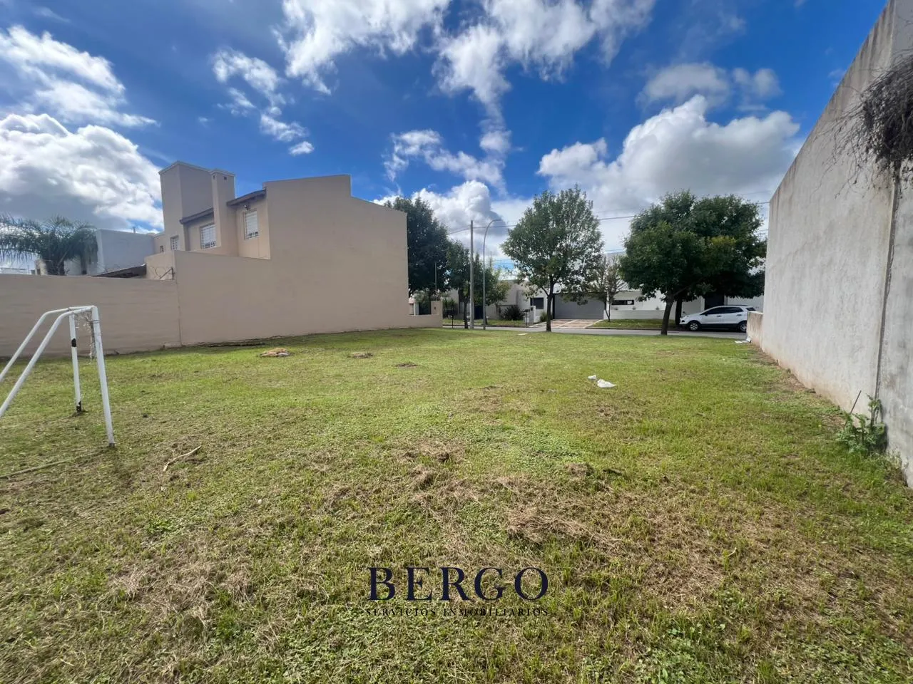 VENTA - IMPORTANTE LOTE 383 m2 - TEJAS II