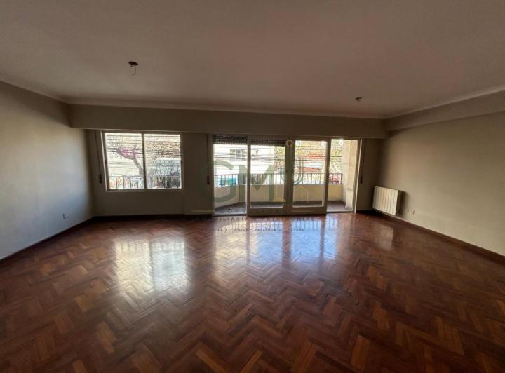 Departamento · 120m² · 5 Ambientes · 1 Cochera