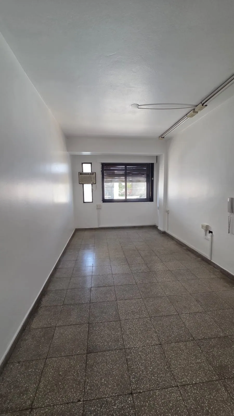 Excelente Oficina en Alquiler Ubicada a metros de Tribunales y Municipalidad!
