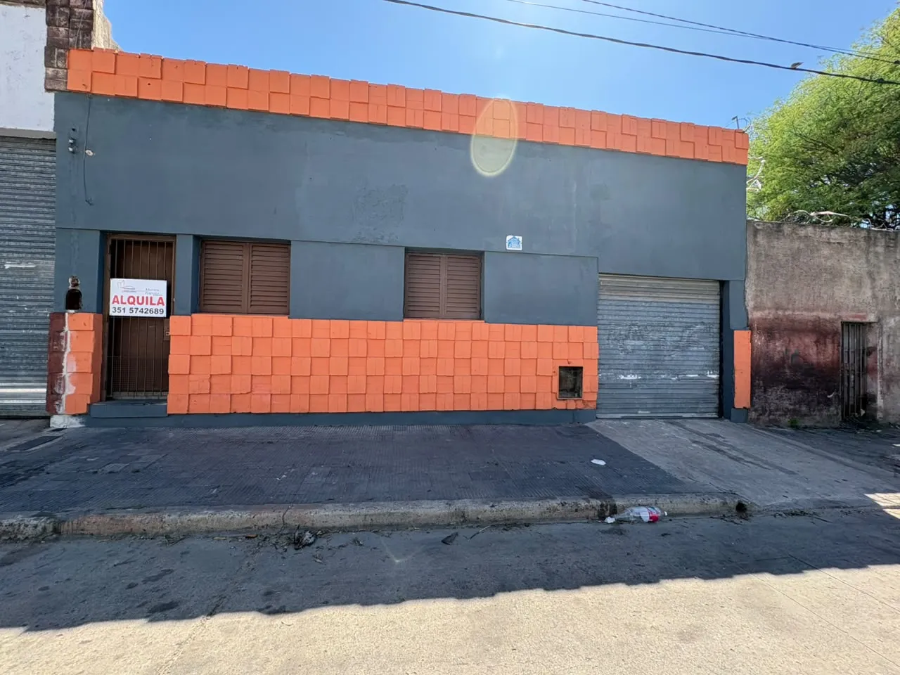 Alquilo Galpon| Villa Paez -  Andres Llobet a mts de Costanera.