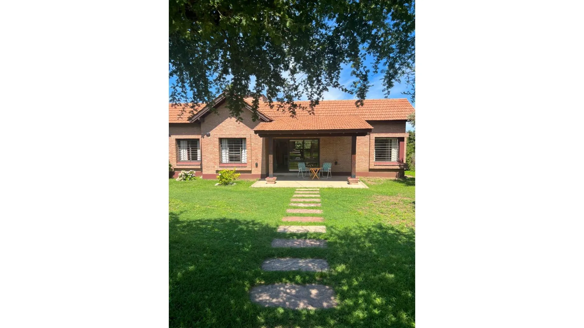 Casa con Pileta en Nuevo Merlo