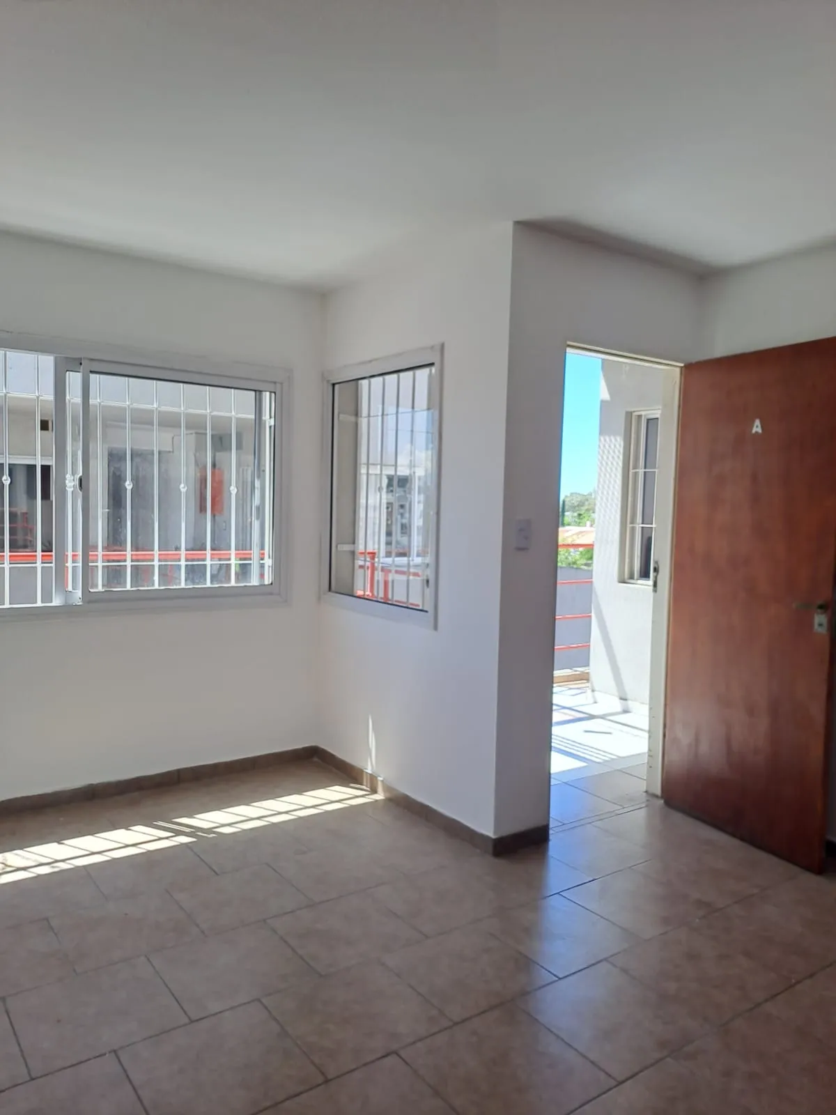 ALQUILER B° SAN VICENTE DUPLEX 2 DORMITORIOS CON BALCON 3° PISO POR ESCALERA