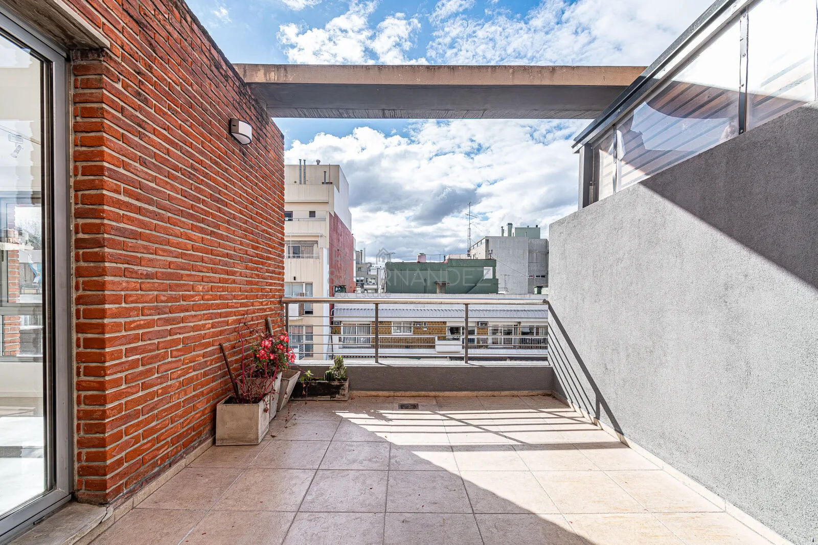 3 Ambientes con Balcón Terraza, Parrilla Propia, Cochera y Baulera | Piso Alto c...