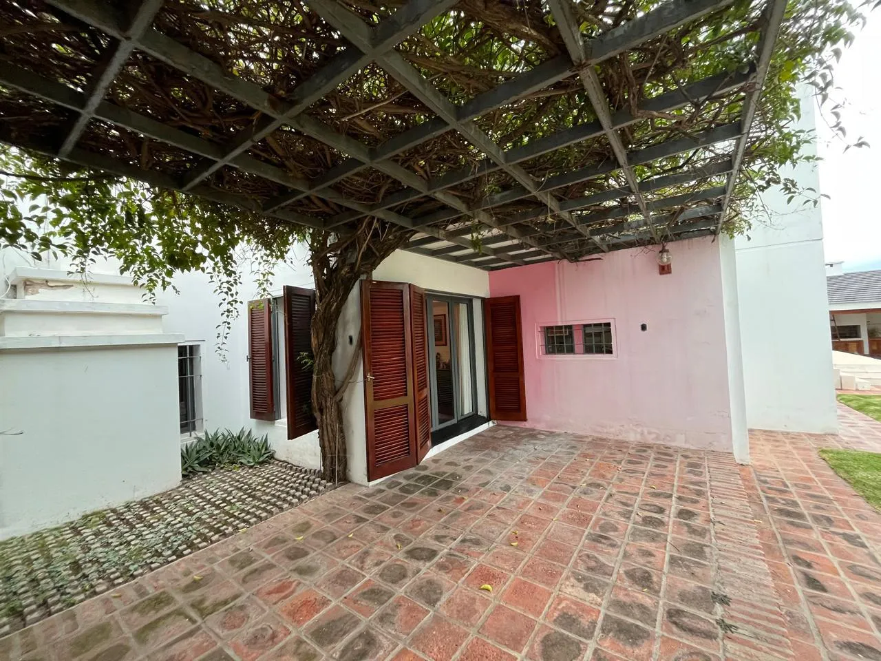 VENTA Casa 3 Dormitorios gran Patio APTO BANCO