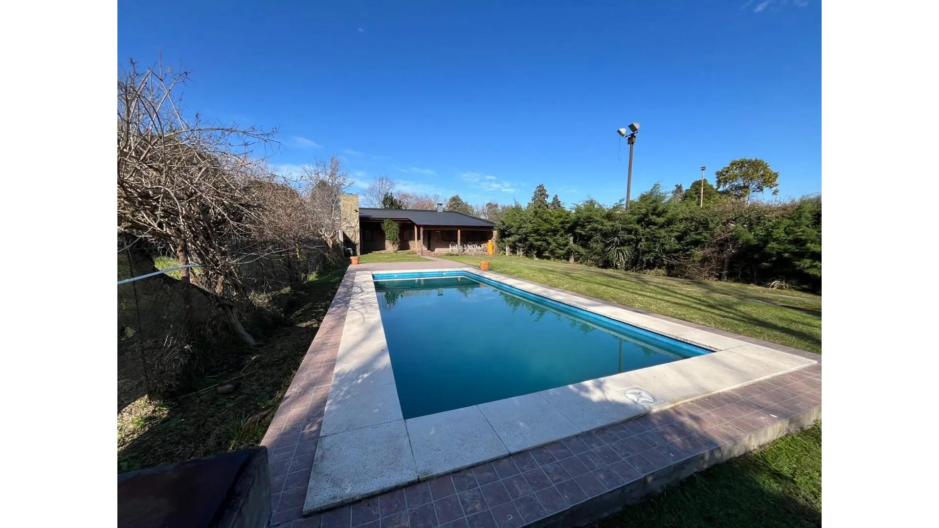 CASA EN ALQUILER EN FUNES 2 DORMITORIOS CON PILETA