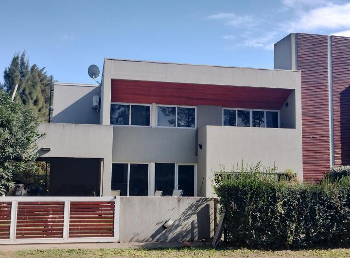 Casa · 150m² · 3 Ambientes · 1 Cochera