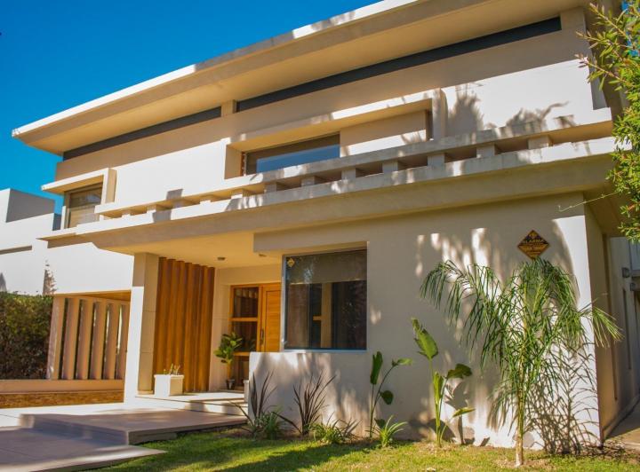 Casa · 550m² · 6 Ambientes · 2 Cocheras