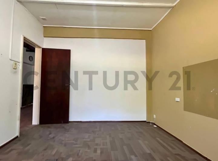 Casa · 163m² · 6 Ambientes · 1 Cochera