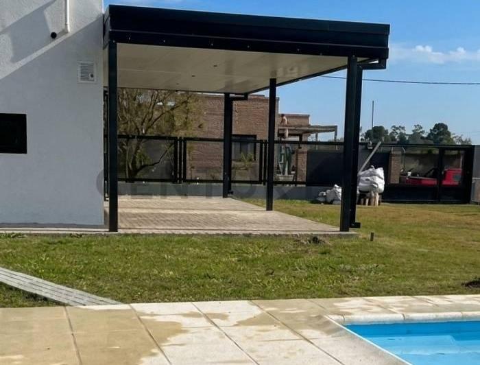 Casa · 136m² · 3 Ambientes · 1 Cochera