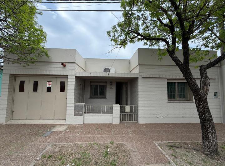 Casa · 135m² · 2 Ambientes · 1 Cochera