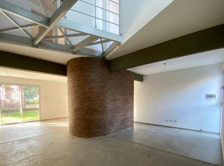 Casa · 135m² · 4 Ambientes · 2 Cocheras
