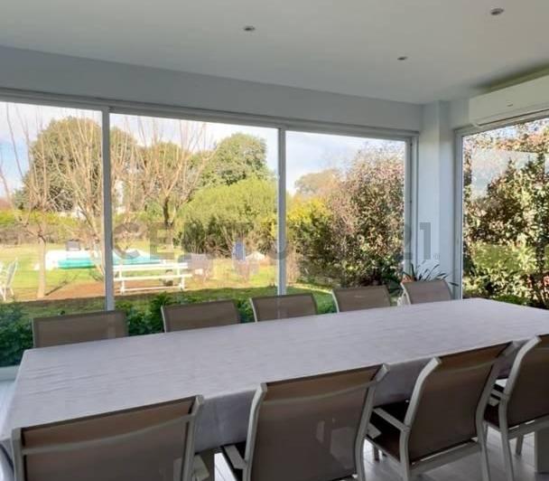 Casa · 290m² · 3 Dormitorios · 1 Cochera