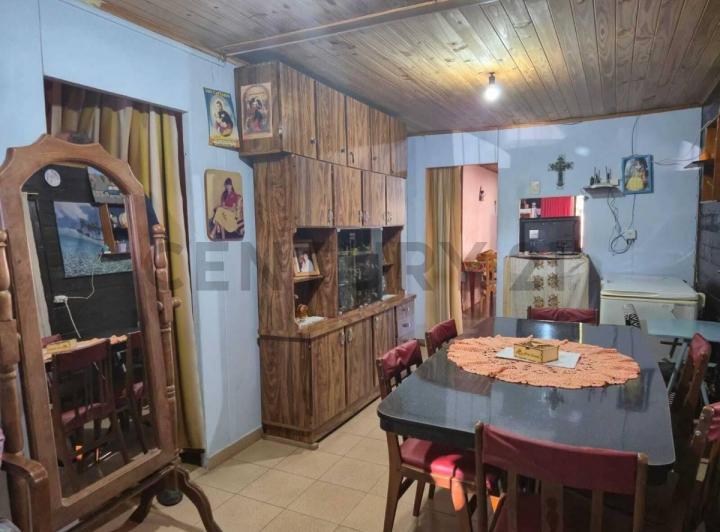 Casa · 107m² · 6 Ambientes · 2 Cocheras