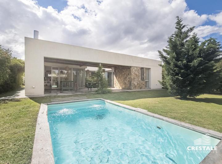 Casa · 155m² · 5 Ambientes · 2 Cocheras