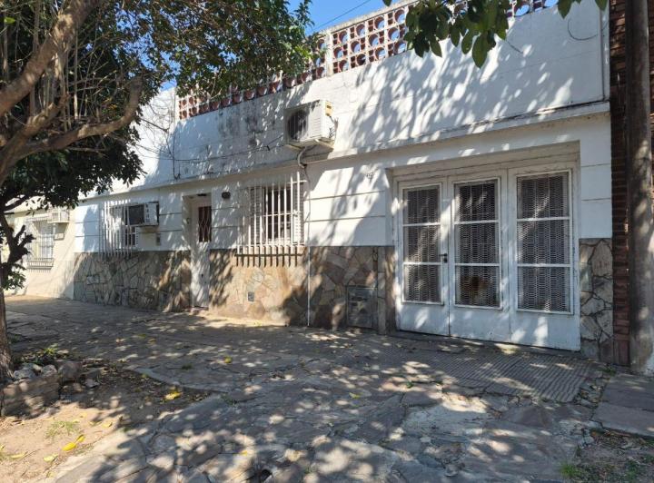 Casa · 85m² · 4 Ambientes · 1 Cochera
