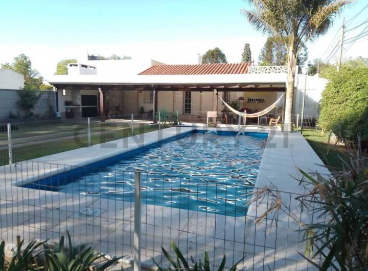 Casa · 208m² · 4 Ambientes · 1 Cochera