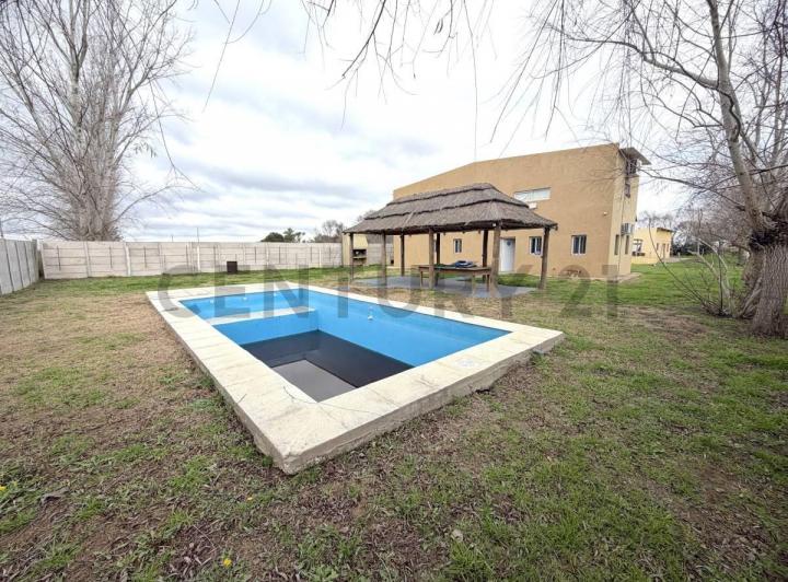 Casa · 180m² · 2 Ambientes