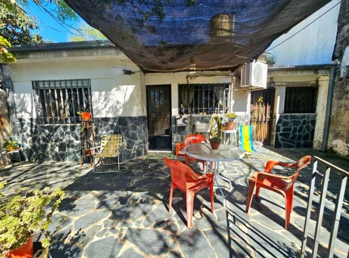 Casa · 140m² · 4 Ambientes · 2 Cocheras