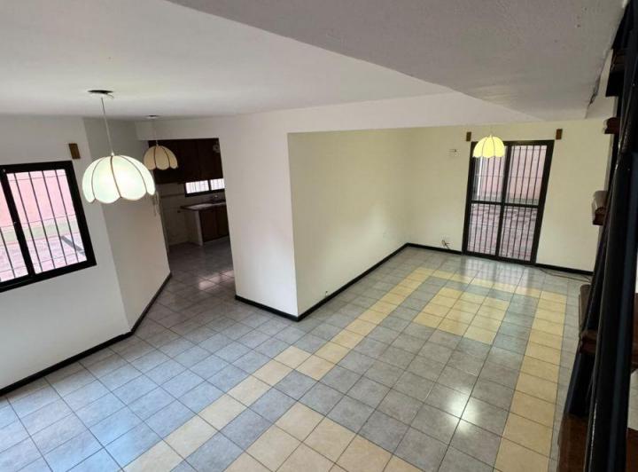 Departamento · 90m² · 5 Ambientes · 1 Cochera