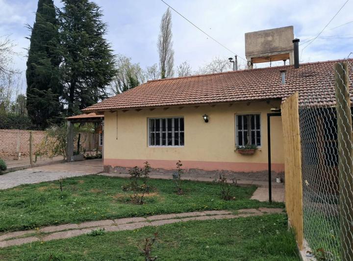Casa · 90m² · 4 Ambientes · 2 Cocheras