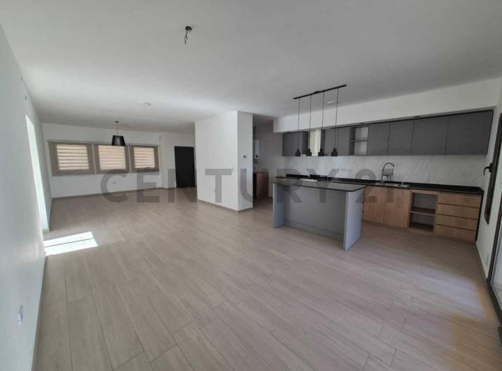 Casa · 176m² · 5 Ambientes · 2 Cocheras