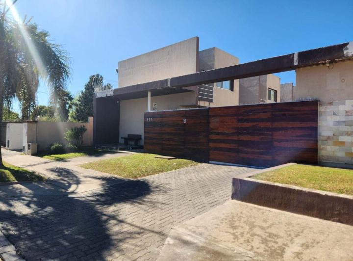 Casa · 100m² · 7 Ambientes · 1 Cochera