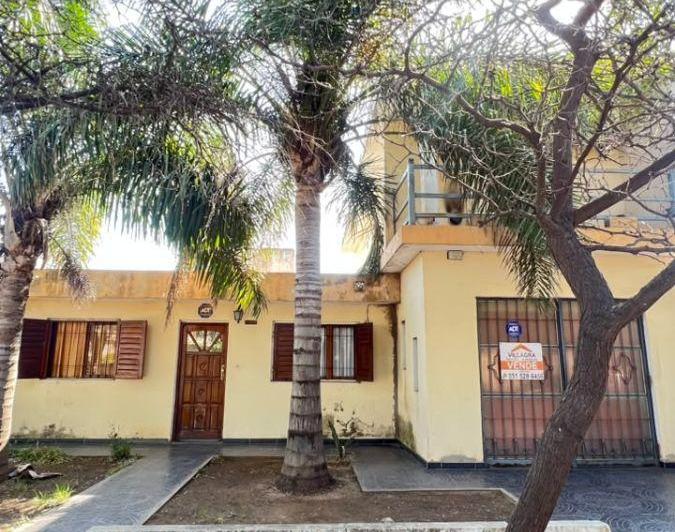 Casa · 190m² · 7 Ambientes · 1 Cochera