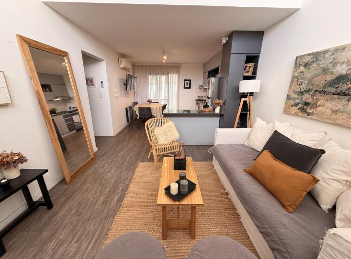 Casa · 82m² · 4 Ambientes · 2 Cocheras