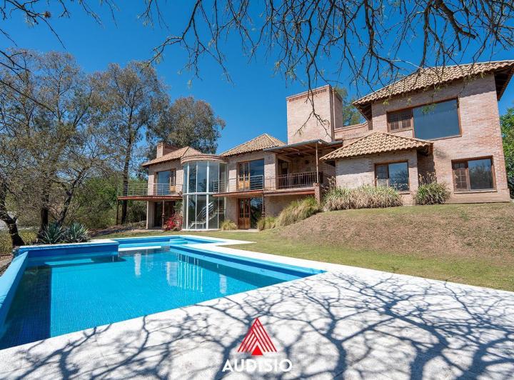 Casa · 618m² · 8 Ambientes · 5 Cocheras