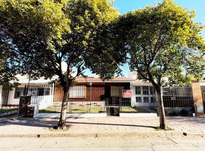 Casa · 130m² · 5 Ambientes · 1 Cochera