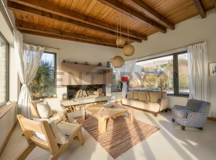 Casa · 310m² · 5 Ambientes · 3 Cocheras