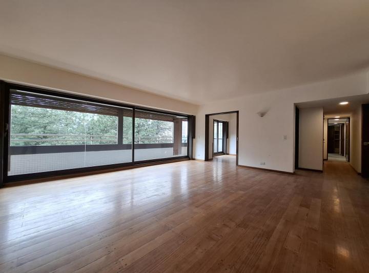 Departamento · 200m² · 6 Ambientes · 1 Cochera