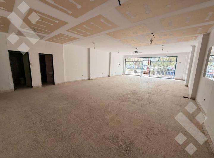 Local comercial · 130m²