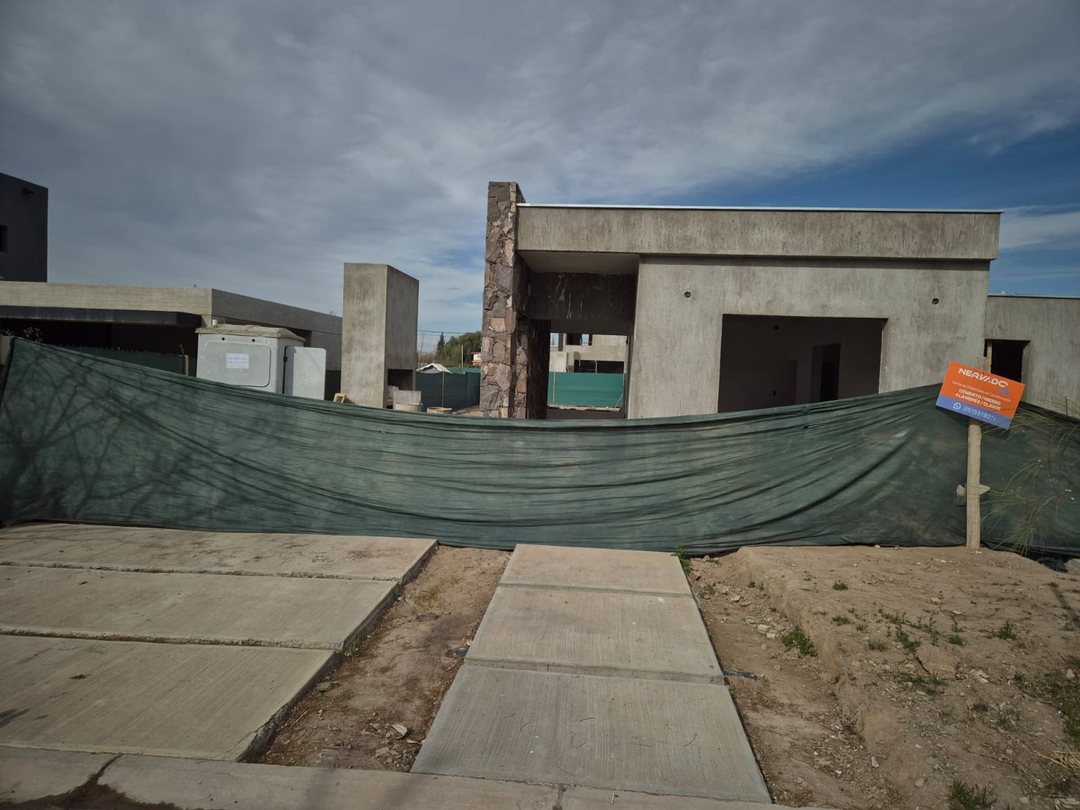 CASA EN CONSTRUCCION EN ACACIAS DE TERRADA.PRIVADO