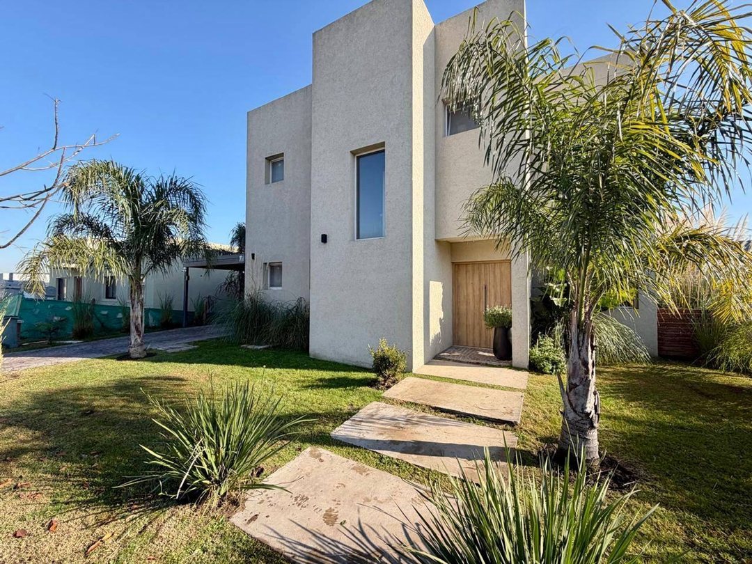 Casa en Venta 4 amb en Barrio Santa Lucia