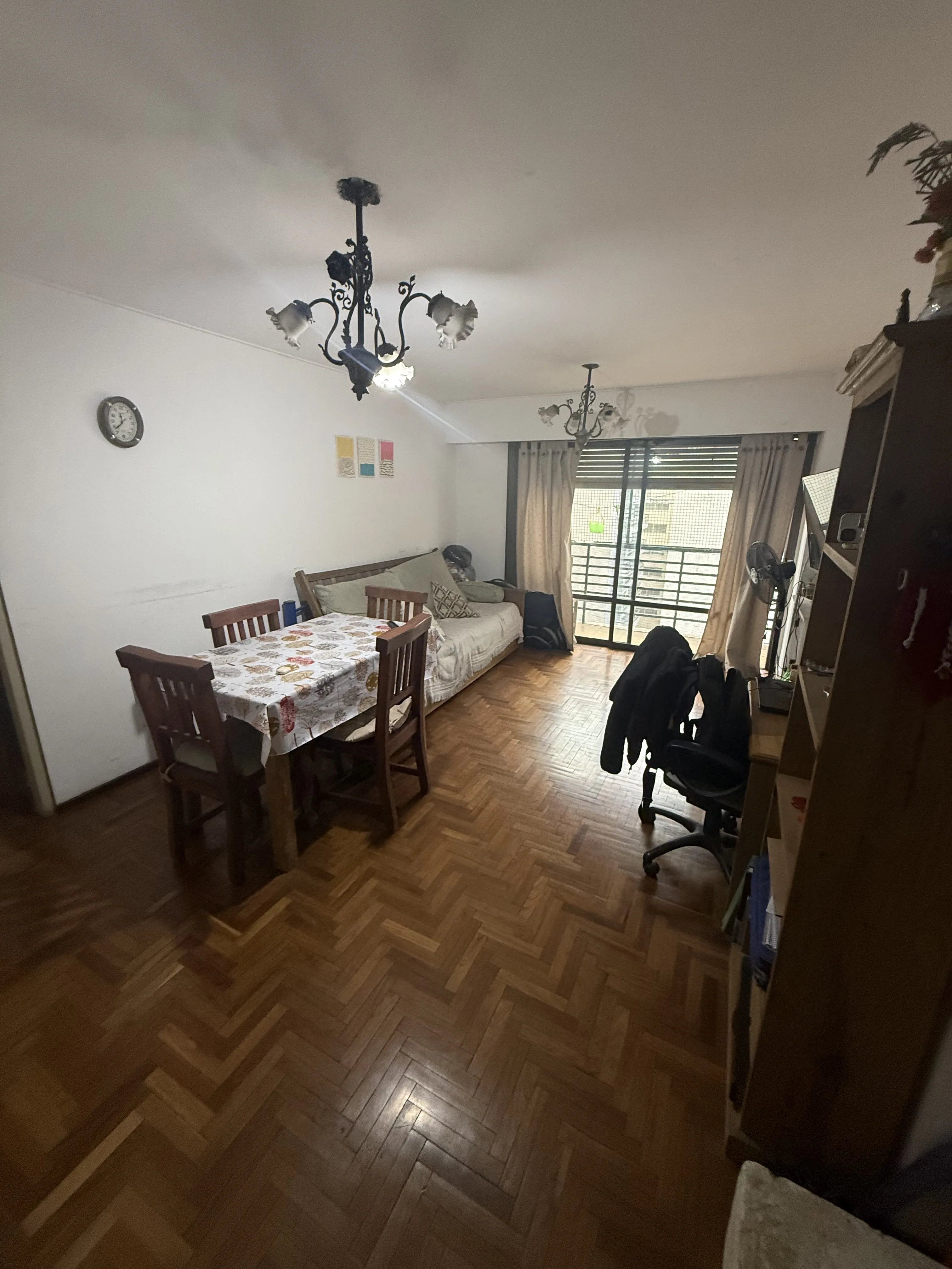 Alquilo departamento 2 dormitorios mas uno de servicios