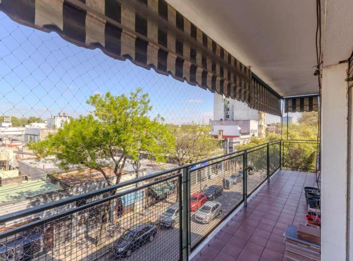 Departamento · 76m² · 4 Ambientes · 1 Cochera